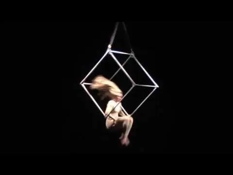 Превью видео: Aerial Cube
