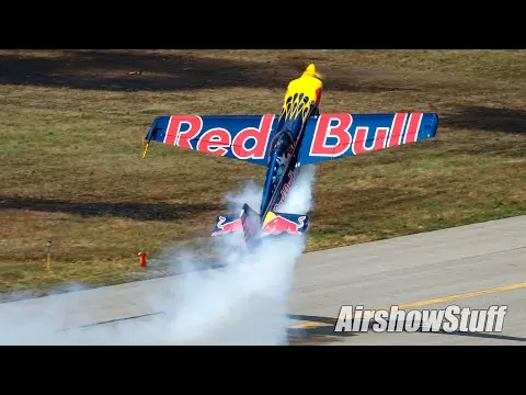 Превью видео: Aerobatics